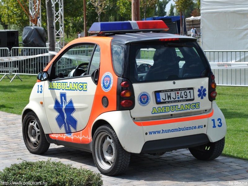 Smart Fortwo, orvosi ügyelet, Hungary Ambulance Kft., fotó: Bbazsa
Keywords: mentő mentőautó magyar Magyarország JWJ-491 ambulance hungarian Hungary