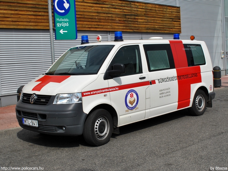 Volkswagen Transporter T5, Aranyszív Ambulance Kft., fotó: Bbazsa
Keywords: mentő mentőautó magyar Magyarország MTL-941