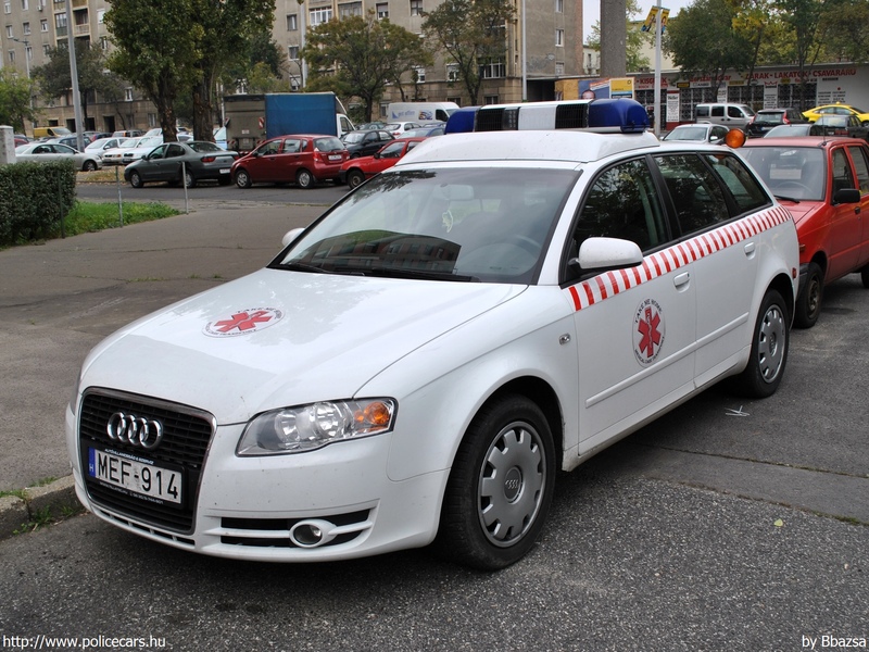 Audi A4 Avant 1.9 PD TDi, Take Me Home Medical Care Transport, fotó: Bbazsa
Keywords: mentő mentőautó magyar Magyarország MEF-914 ambulance hungarian Hungary