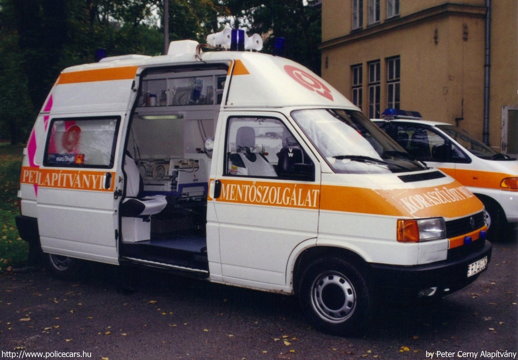 Volkswagen Transporter T4, koraszülöttmentõ, Peter Cerny Alapítvány, Budapest, fotó: Peter Cerny Alapítvány
Keywords: mentő mentőautó magyar Magyarország PCA-002
