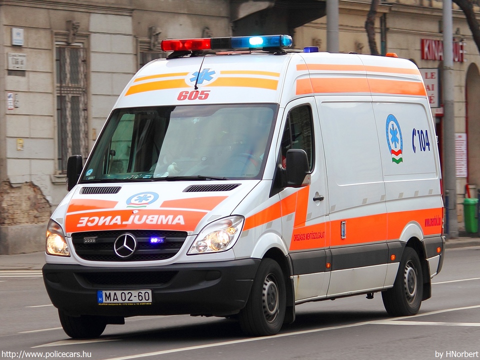 Mercedes-Benz Sprinter II, Országos Mentõszolgálat, Budapest, fotó: HNorbert
Keywords: mentő mentőautó OMSZ magyar Magyarország MA02-60
