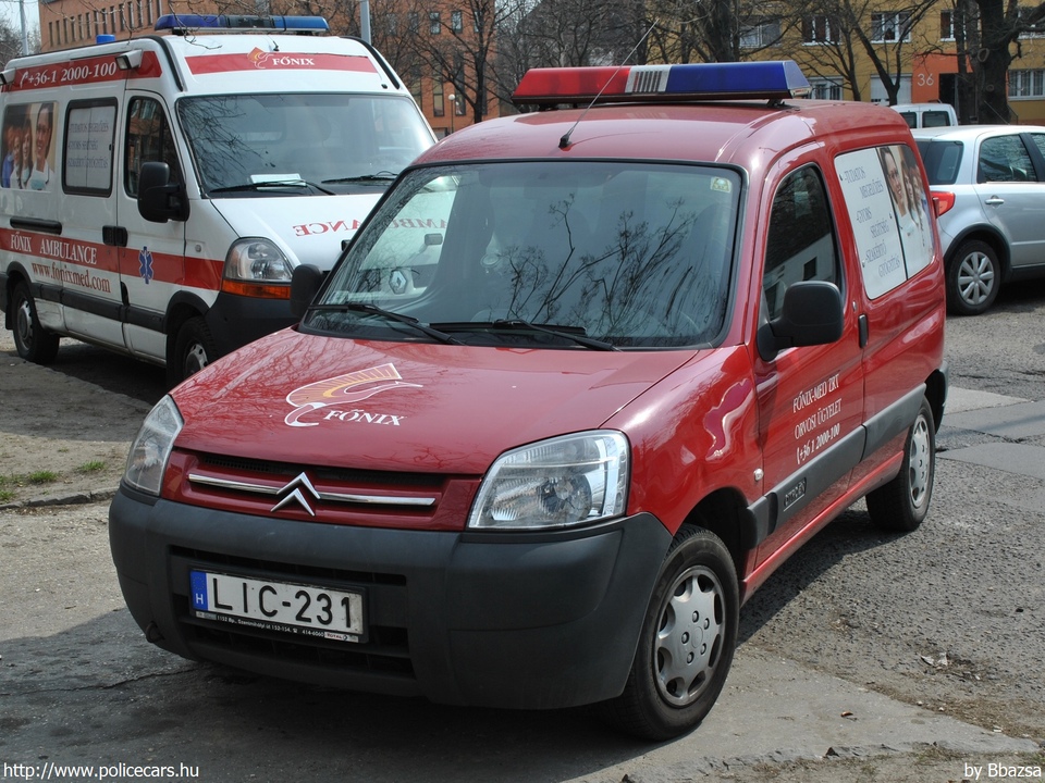Citroen Berlingo, FÕNIX-MED Zrt., orvosi ügyelet, Budapest, fotó: Bbazsa
Keywords: mentő mentőautó magyar Magyarország LIC-231 ambulance hungarian Hungary