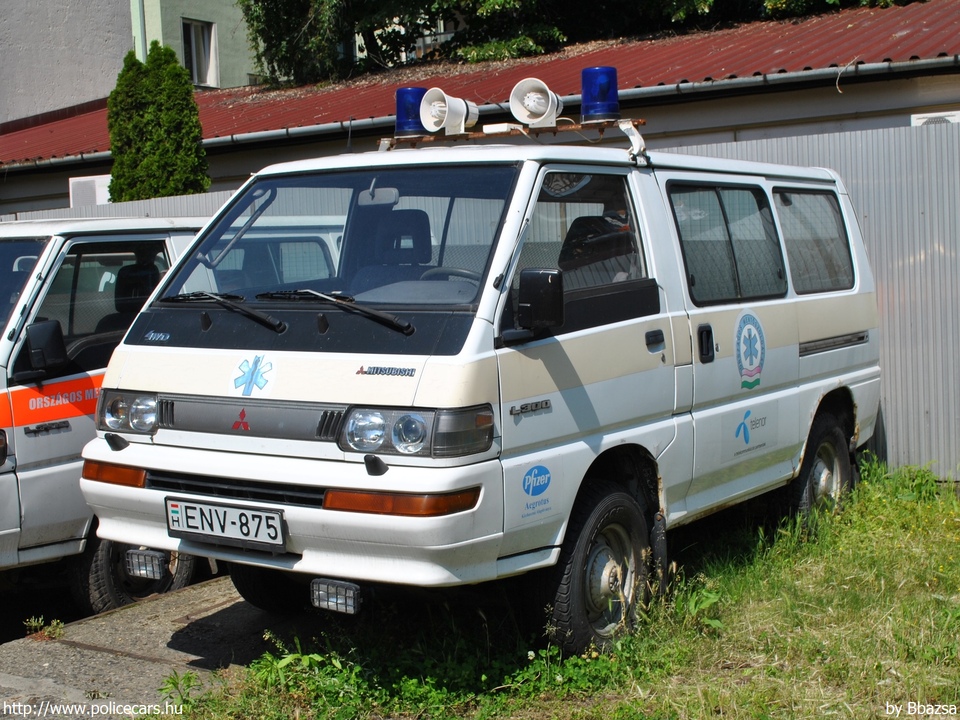 Mitsubishi L300, Országos Mentõszolgálat, fotó: Bbazsa
Keywords: mentő mentőautó OMSZ magyar Magyarország ENV-875 ambulance hungarian Hungary