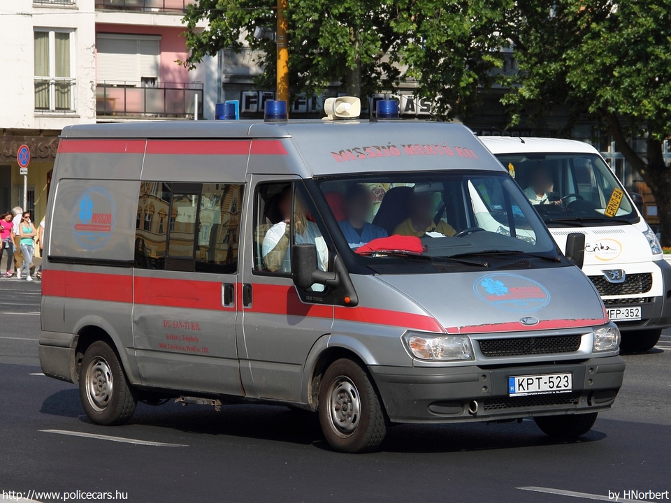 Ford Transit, Misszió Mentõ Betegszállító és Szolgáltató Kft., fotó: HNorbert
Keywords: mentő mentőautó magyar Magyarország ambulance hungarian Hungary KPT-523