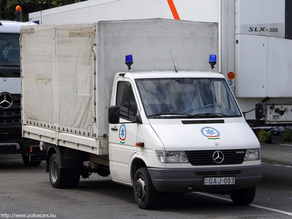 Mercedes Sprinter, Országos Mentõszolgálat
Keywords: mentő mentőautó magyar Magyarország ambulance hungarian Hungary OMSZ GAJ-093
