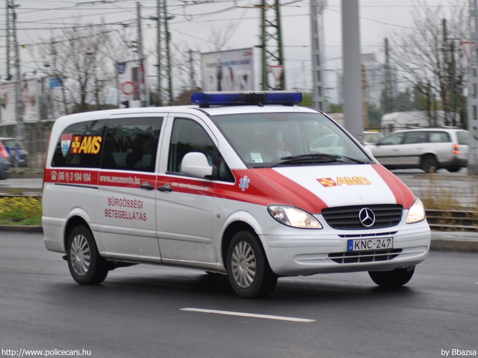 Mercedes-Benz Vito II 122 CDI, AMS Assistance Kft., fotó: Bbazsa
Keywords: mentő mentőautó magyar Magyarország ambulance hungarian Hungary KNC-247