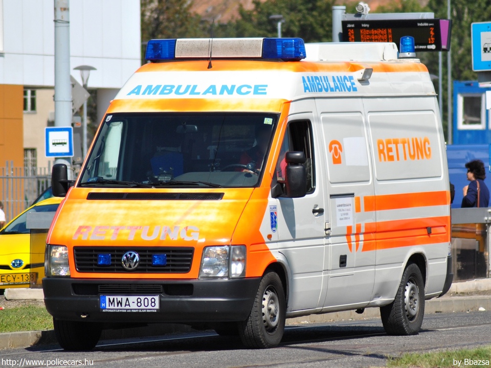 Volkswagen LT 35, Alarm Mentõszolgálat Kft., fotó: Bbazsa
Keywords: mentő mentőautó magyar Magyarország ambulance hungarian Hungary MWA-808