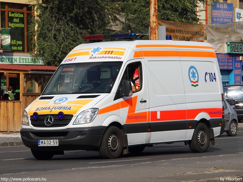 Mercedes-Benz Sprinter II, fotó: HNorbert
Keywords: mentő mentőautó OMSZ magyar Magyarország MA02-59