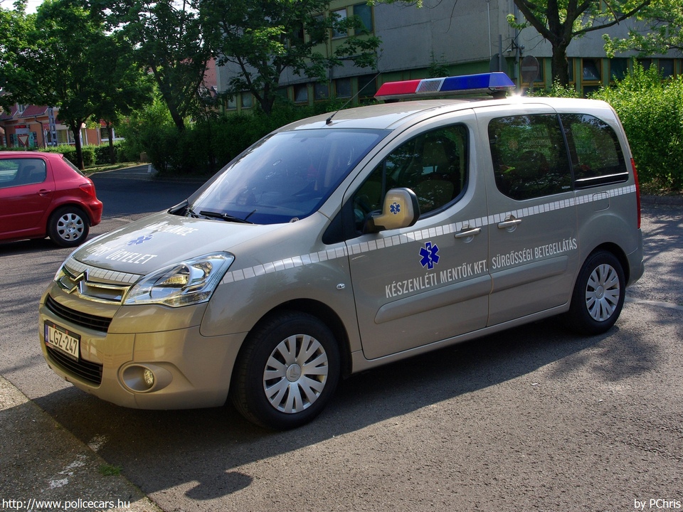 Citroen Berlingo, orvosi ügyelet, Dunakeszi, Készenléti Mentõk Kft., fotó: PChris
Keywords: mentő mentőautó magyar Magyarország LGZ-247 Hungary hungarian ambulance