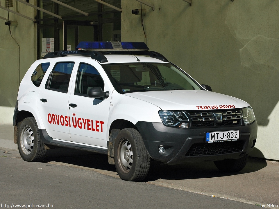 Dacia Duster, orvosi ügyelet, Gyöngyös, fotó: MBen
Keywords: mentő mentőautó magyar Magyarország MTJ-832 Hungary hungarian ambulance