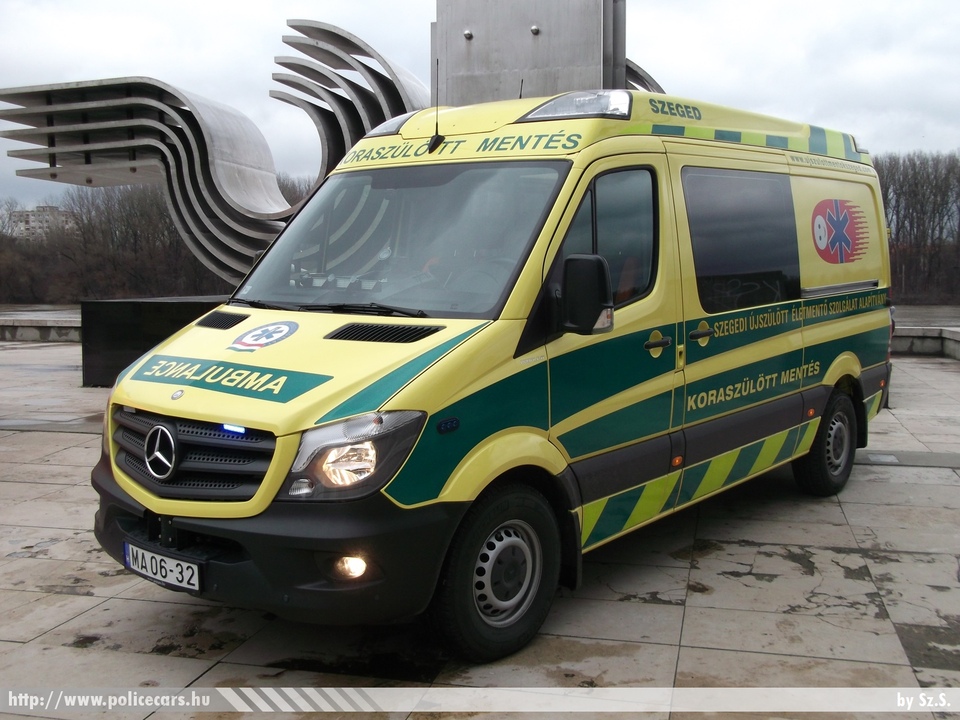 Mercedes-Benz Sprinter II facelift 316 CDI, Szegedi Újszülött Életmentõ Szolgálat Alapítvány, koraszülöttmentõ, fotó: Sz.S.
Keywords: magyar Magyarország mentő mentőautó OMSZ MA06-32 Hungary hungarian ambulance