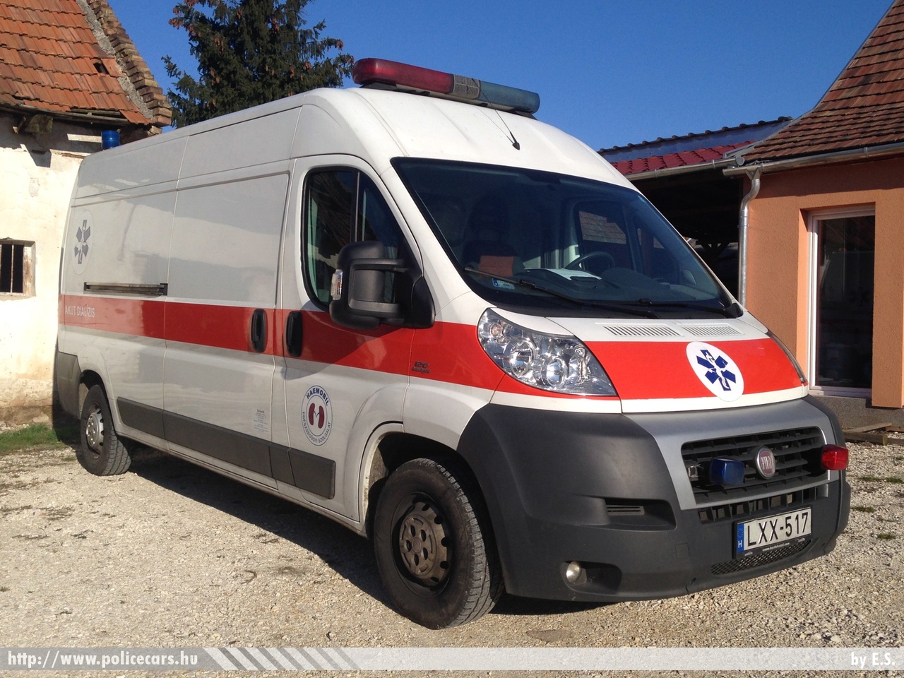 Fiat Ducato, HAEMOBIL Közhasznú Nonprofit Kft., fotó: E.S.
Keywords: magyar Magyarország mentő mentőautó Hungary hungarian ambulance LXX-517