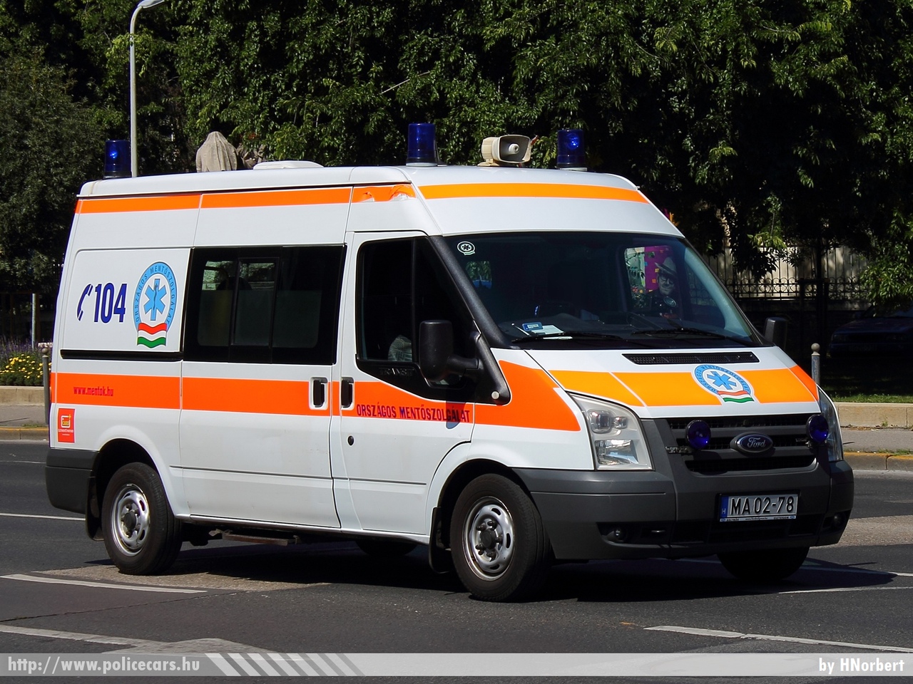 Ford Transit, Országos Mentõszolgálat, fotó: HNorbert
Keywords: mentő mentőautó OMSZ magyar Magyarország MA02-78