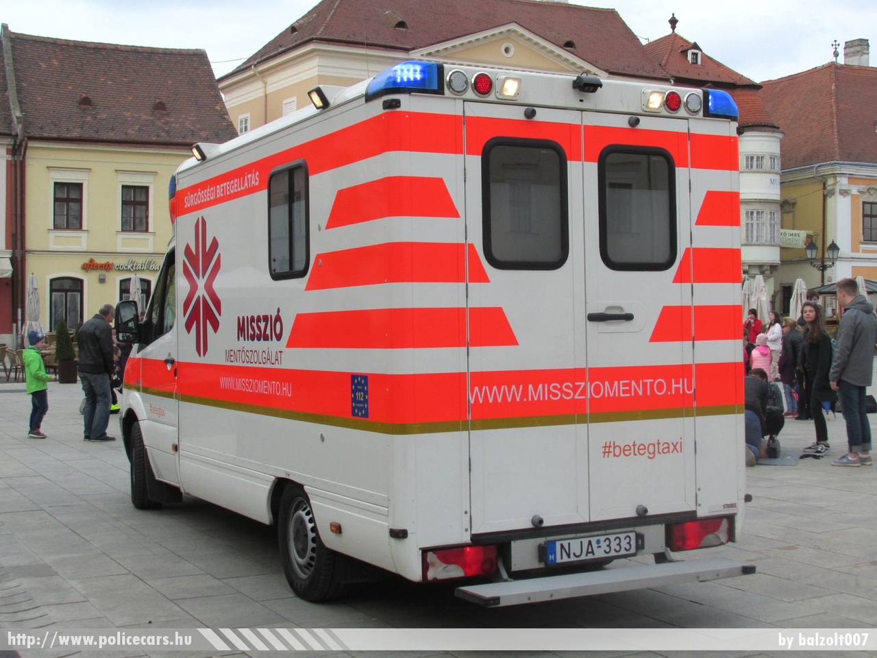 Mercedes Sprinter II, Misszió Mentõ Betegszállító és Szolgáltató Kft., fotó: balzolt007
Keywords: magyar Magyarország mentő mentőautó Hungary hungarian ambulance NJA-333