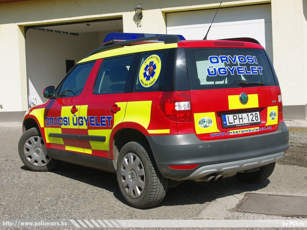 Skoda Yeti, gyermekorvosi ügyelet, Érd, Inter-Ambulance Zrt., fotó: PChris
Keywords: magyar Magyarország mentő mentőautó LPH-128 Hungary hungarian ambulance
