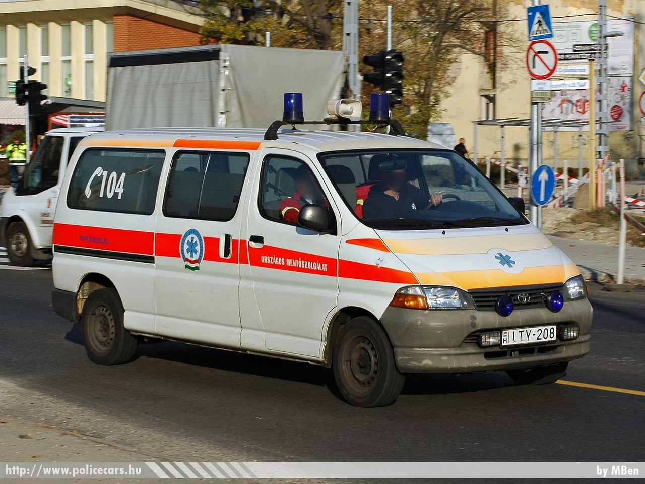 Toyota Hiace, Országos Mentõszolgálat, fotó: MBen
Keywords: magyar Magyarország mentő mentőautó OMSZ ITY-208 Hungary hungarian ambulance