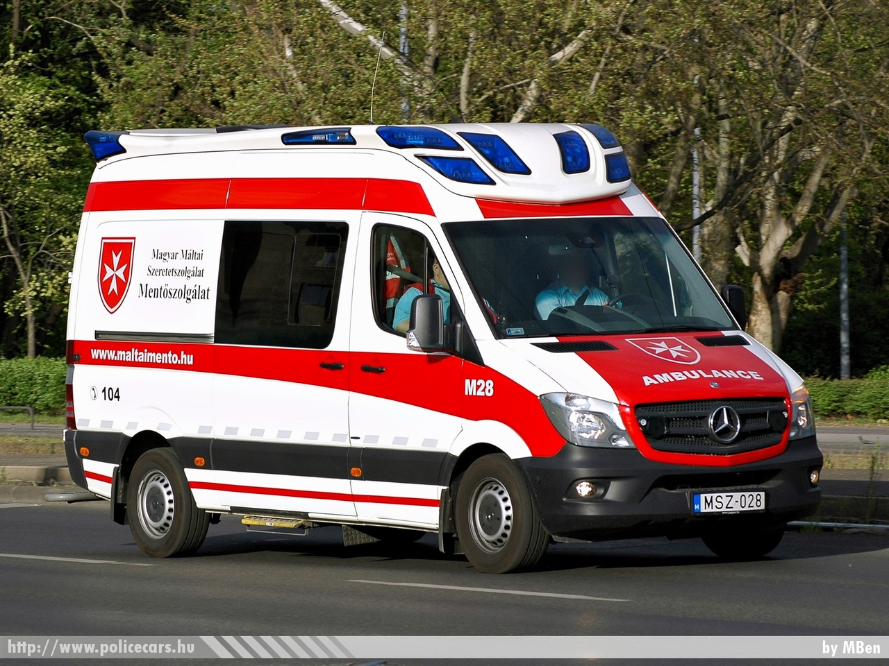 Mercedes-Benz Sprinter II facelift 319 BlueTec, Magyar Máltai Szeretetszolgálat Mentõszolgálat, fotó: MBen
Keywords: magyar Magyarország mentő mentőautó Hungary hungarian ambulance MSZ-028