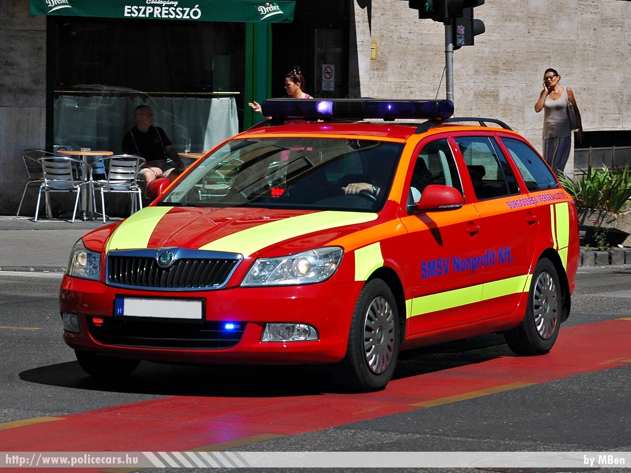 Skoda Octavia, SMSV, vérszállítás, fotó: MBen
Keywords: magyar Magyarország mentő mentőautó NIA-831 Hungary hungarian ambulance 
