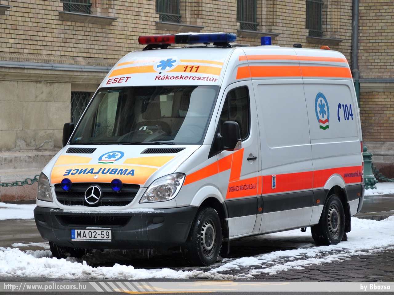 Mercedes-Benz Sprinter II, Országos Mentõszolgálat, fotó: Bbazsa
Keywords: mentő mentőautó OMSZ magyar Magyarország MA02-59