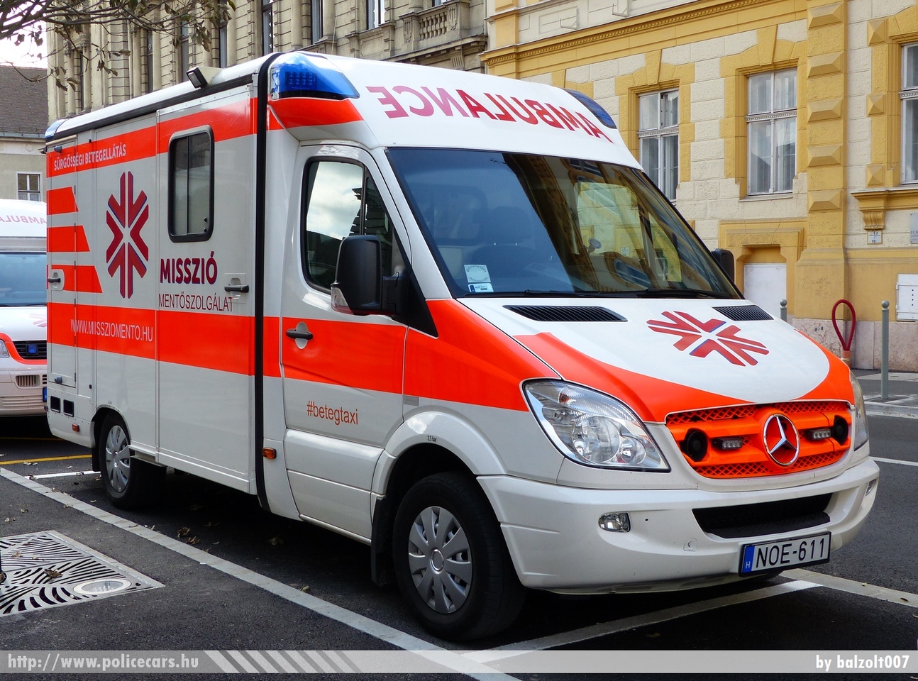Mercedes Sprinter II, Misszió Mentõszolgálat, fotó: balzolt007
Keywords: magyar Magyarország mentő mentőautó Hungary hungarian ambulance NOE-611