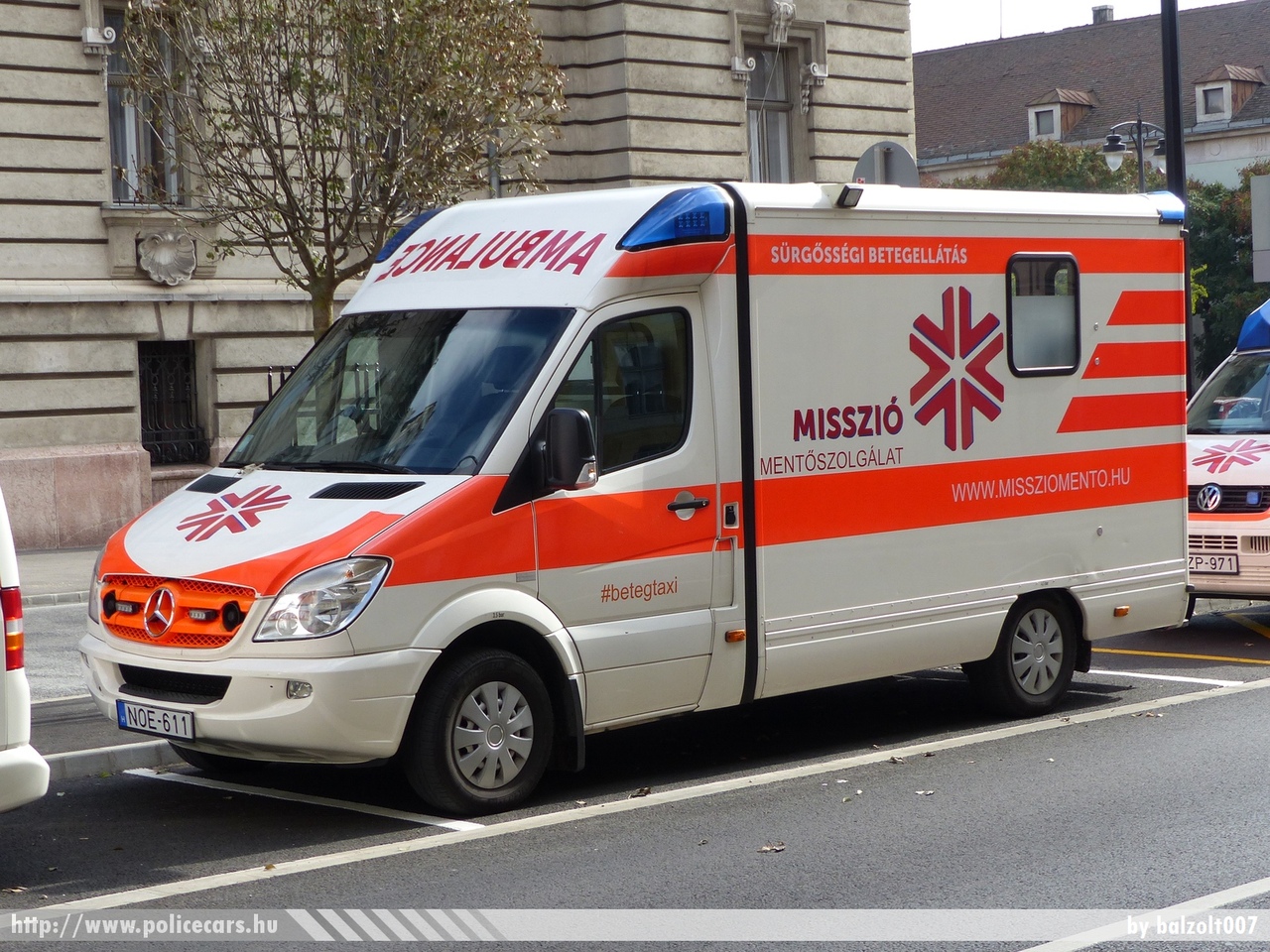 Mercedes Sprinter II, Misszió Mentõszolgálat, fotó: balzolt007
Keywords: magyar Magyarország mentő mentőautó Hungary hungarian ambulance NOE-611