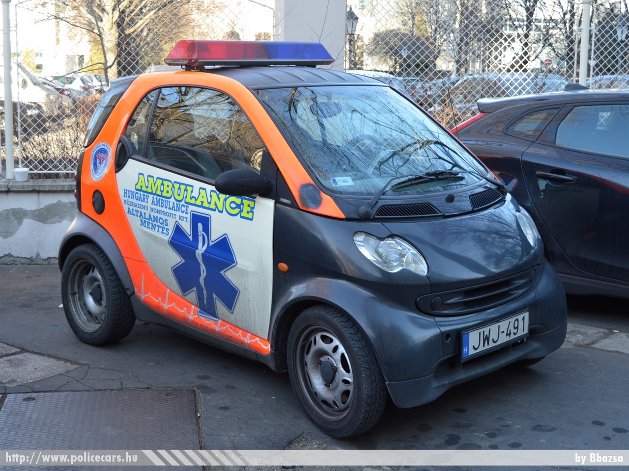Smart Fortwo, orvosi ügyelet, Hungary Ambulance Kft., fotó: Bbazsa
Keywords: mentő mentőautó magyar Magyarország ambulance hungarian Hungary JWJ-491