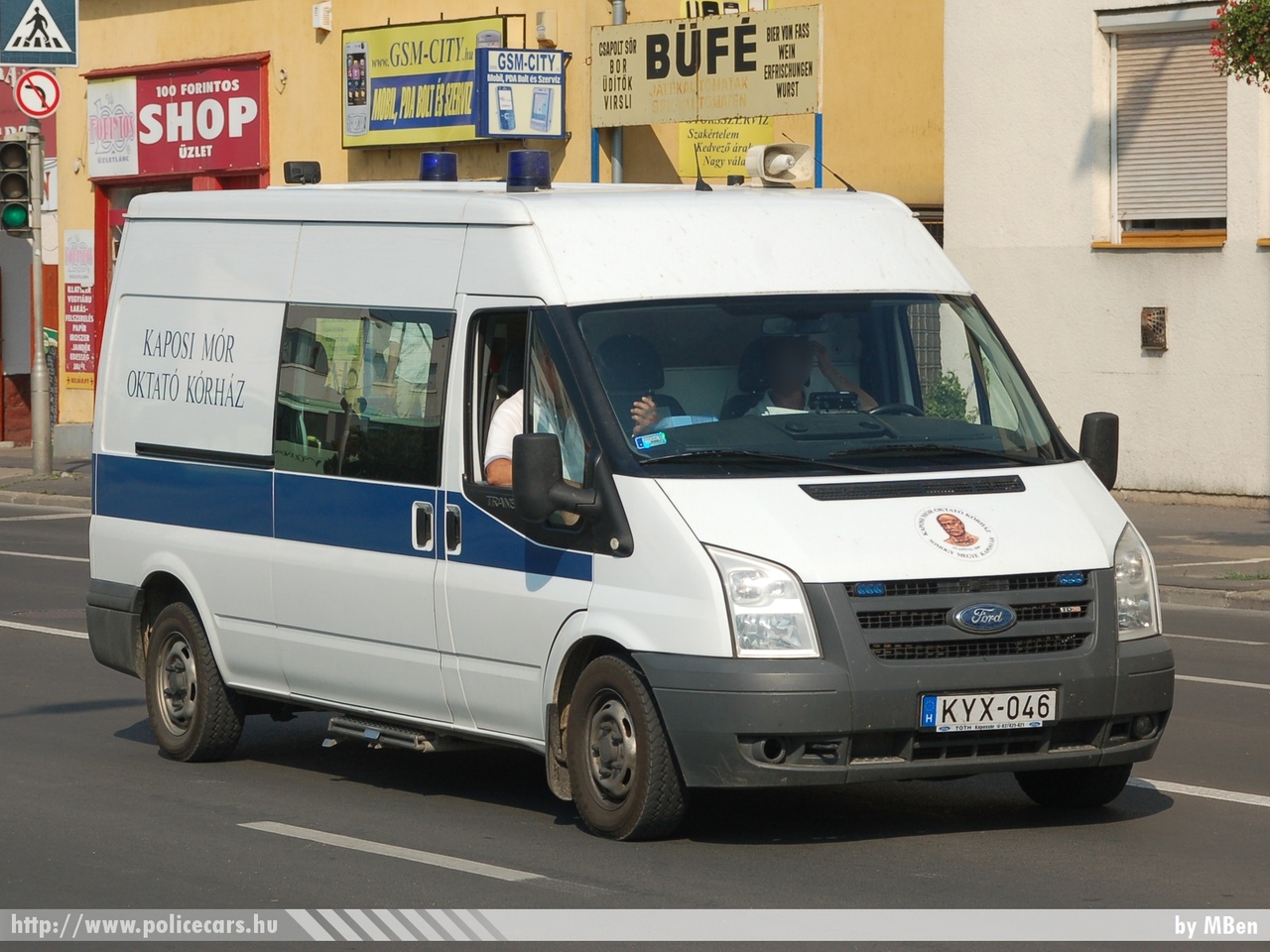 Ford Transit, Somogy Megyei Kaposi Mór Oktató Kórház, Kaposvár, fotó: MBen
Keywords: magyar Magyarország mentő mentőautó Hungary hungarian ambulance KYX-046