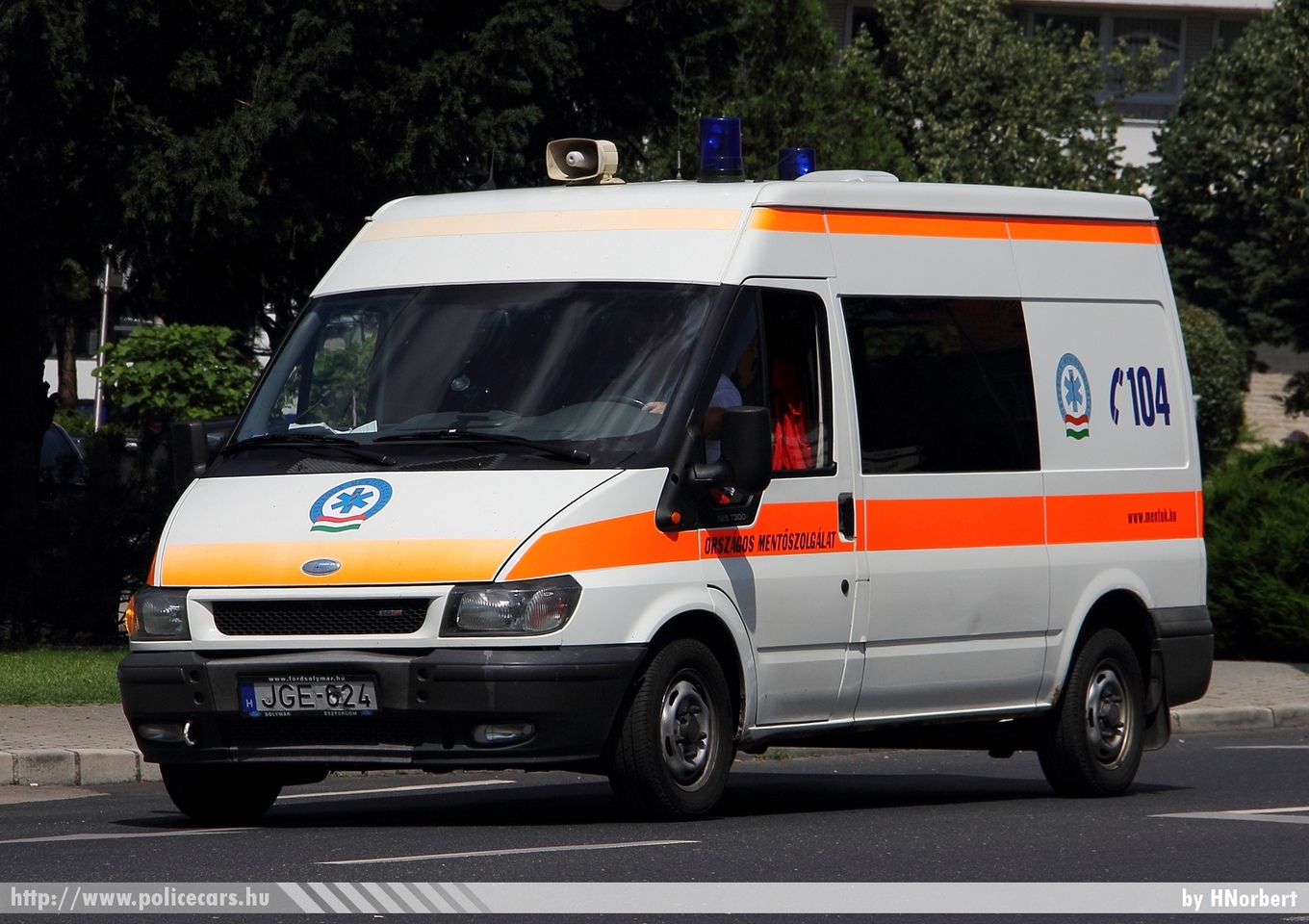 Ford Transit, Országos Mentõszolgálat, fotó: HNorbert
Keywords: mentő mentőautó OMSZ magyar Magyarország JGE-624