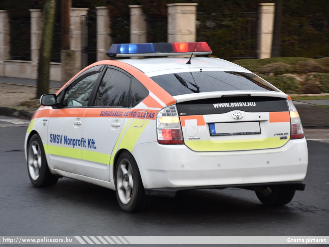 Toyota Prius, vérszállítás, SMSV Nonprofit Kft., fotó: Gzozzo pictures
Keywords: mentő mentőautó magyar Magyarország ambulance hungarian Hungary