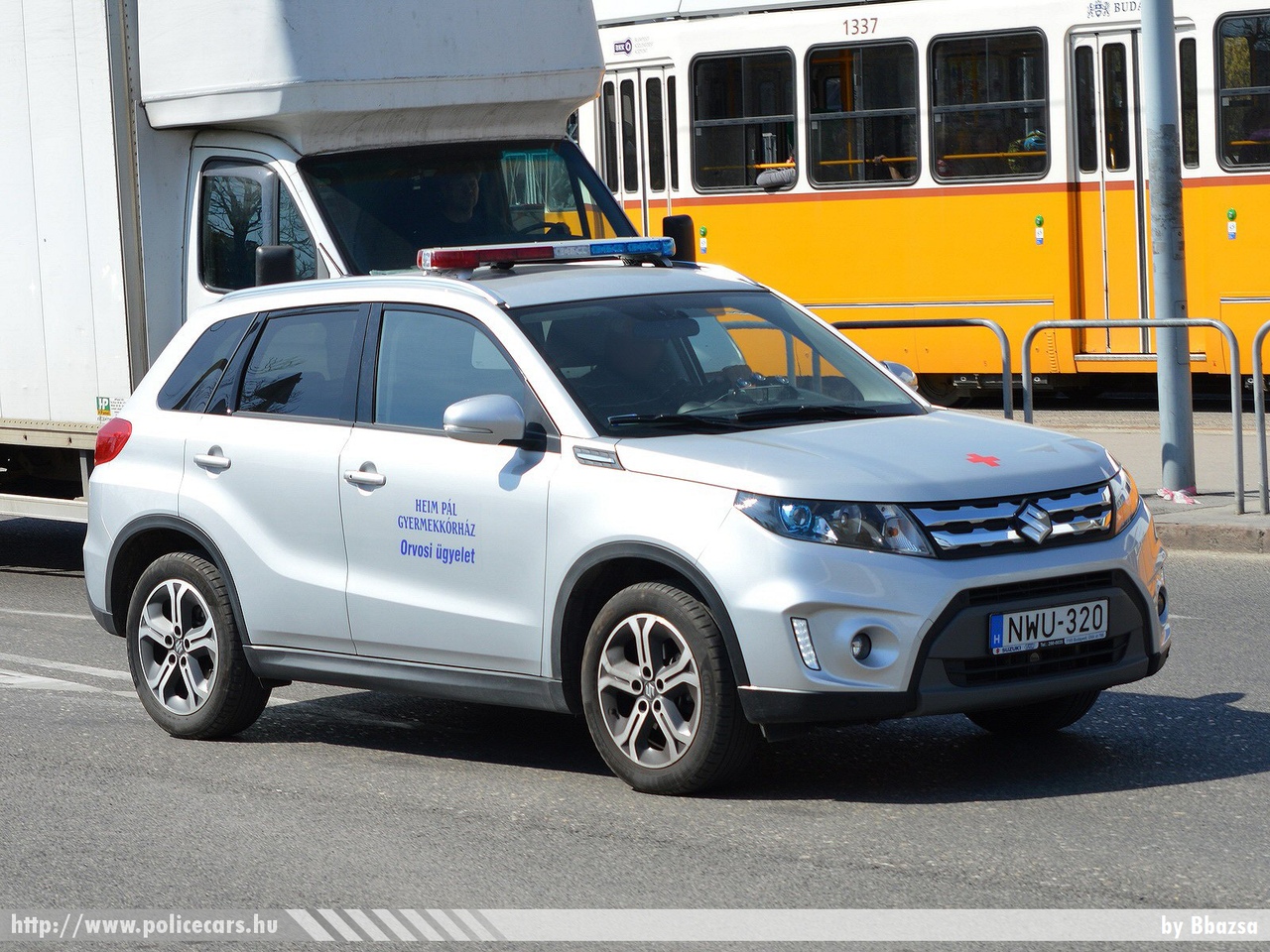 Suzuki Vitara, orvosi ügyelet, Budapest, Heim Pál Gyermekkórház, fotó: Bbazsa
Keywords: mentő mentőautó magyar Magyarország NWU-320 ambulance hungarian Hungary