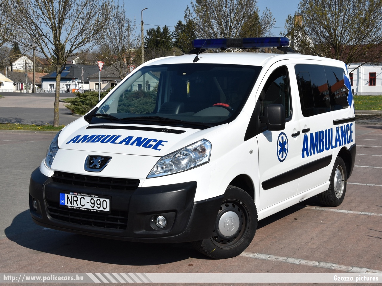 Peugeot Expert, Hollósi és Társai Bt., fotó: Gzozzo pictures
Keywords: mentő mentőautó magyar Magyarország NRC-990 ambulance hungarian Hungary