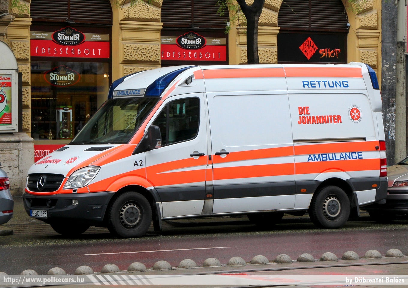 Mercedes Sprinter, fotó: Döbrentei Balázs
Keywords: magyar Magyarország mentő mentőautó Hungary hungarian ambulance PBC-435
