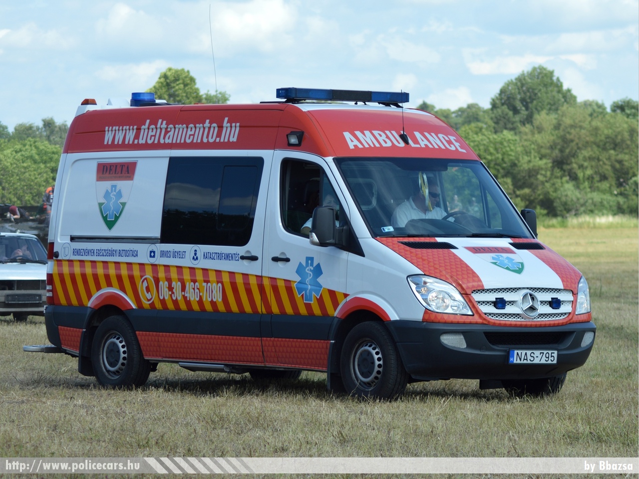 Mercedes-Benz Sprinter II 315 CDI, Delta Mentõszolgálat, fotó: Bbazsa
Keywords: mentő mentőautó magyar Magyarország NAS-795 ambulance hungarian Hungary