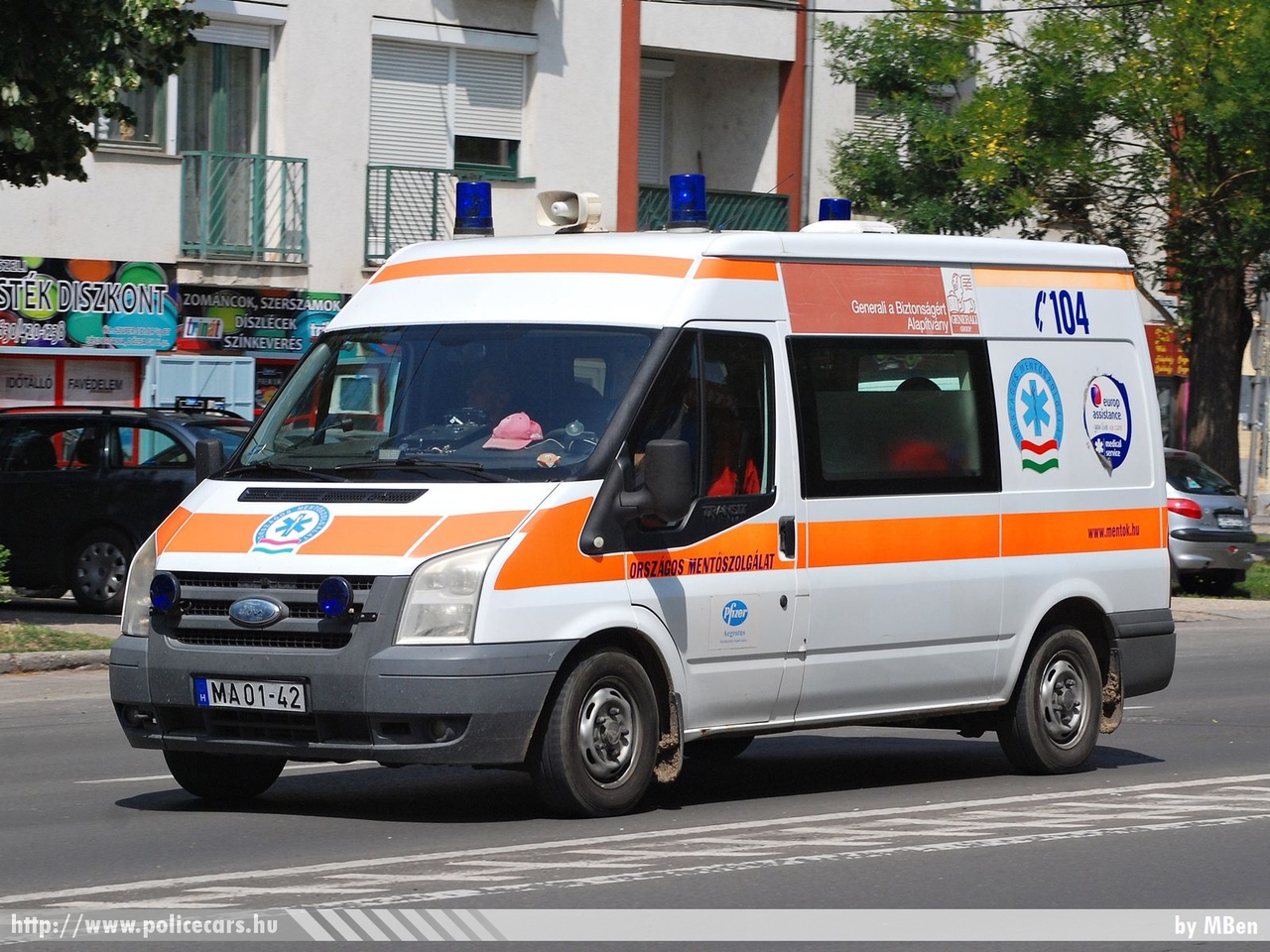 Ford Transit, Országos Mentõszolgálat, fotó: MBen
Keywords: magyar Magyarország mentő mentőautó OMSZ Hungary hungarian ambulance MA01-42