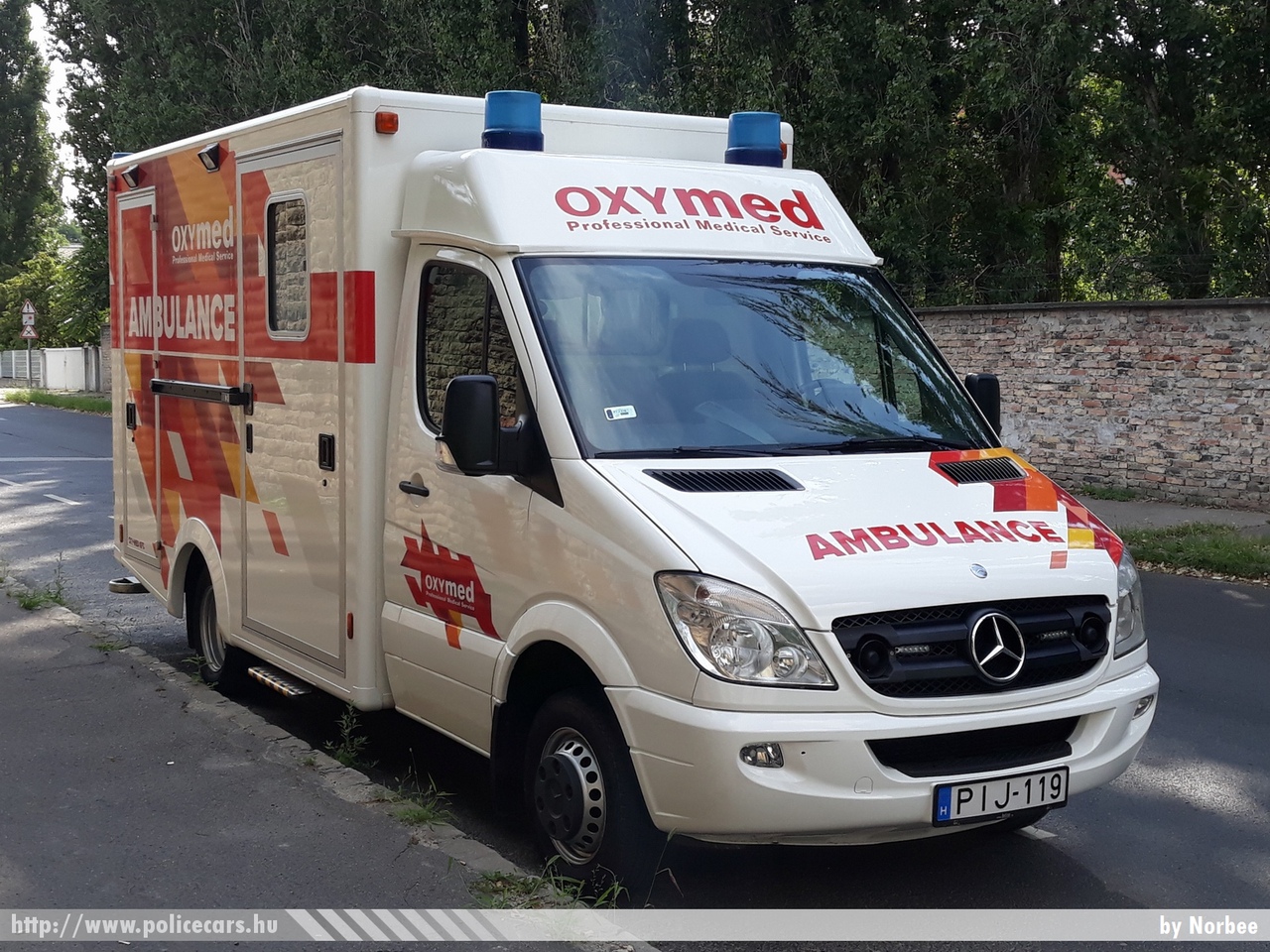 Mercedes Sprinter II, Budapest, Oxy-Med Egészségügyi-Szolgáltató Kft., fotó: Norbee
Keywords: mentő mentőautó magyar Magyarország hungarian Hungary ambulance PIJ-119