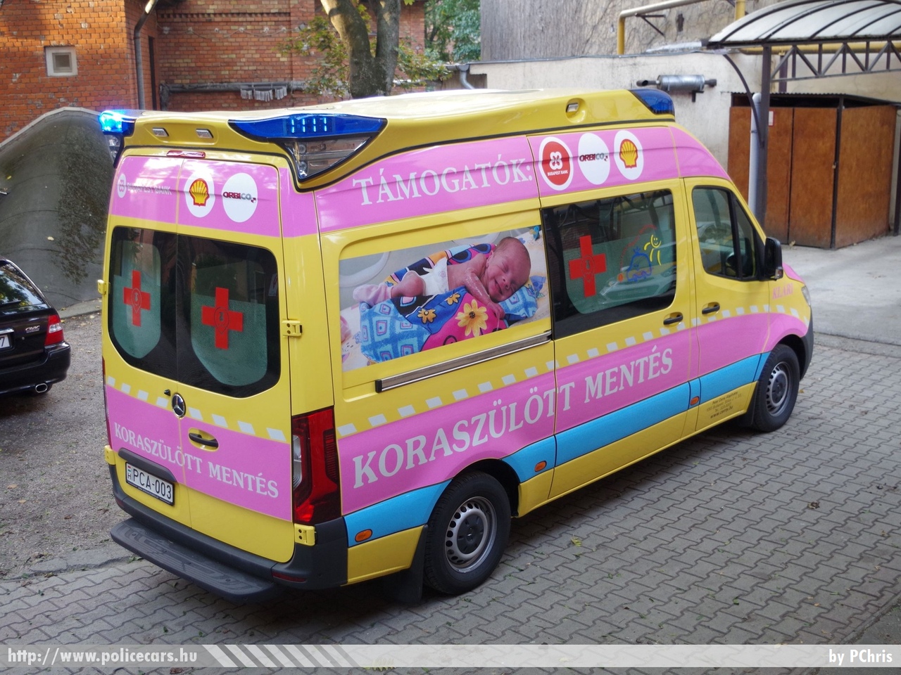 Mercedes Sprinter III, Budapest, Peter Cerny Alapítvány, koraszülöttmentõ, fotó: PChris
Keywords: mentő mentőautó magyar Magyarország hungarian Hungary ambulance PCA-003