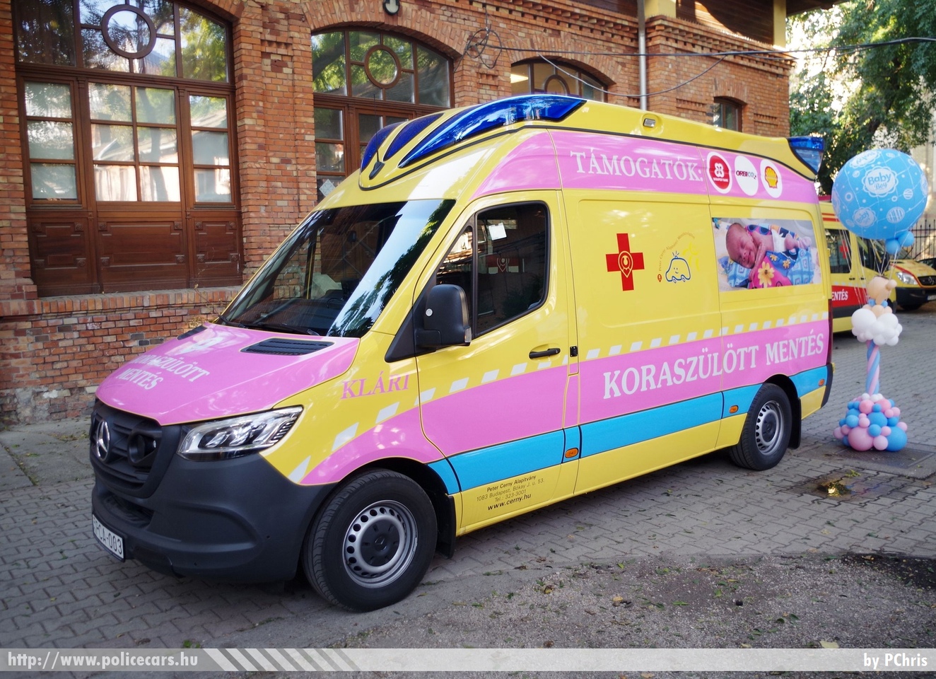 Mercedes Sprinter III, Budapest, Peter Cerny Alapítvány, koraszülöttmentõ, fotó: PChris
Keywords: mentő mentőautó magyar Magyarország hungarian Hungary ambulance PCA-003