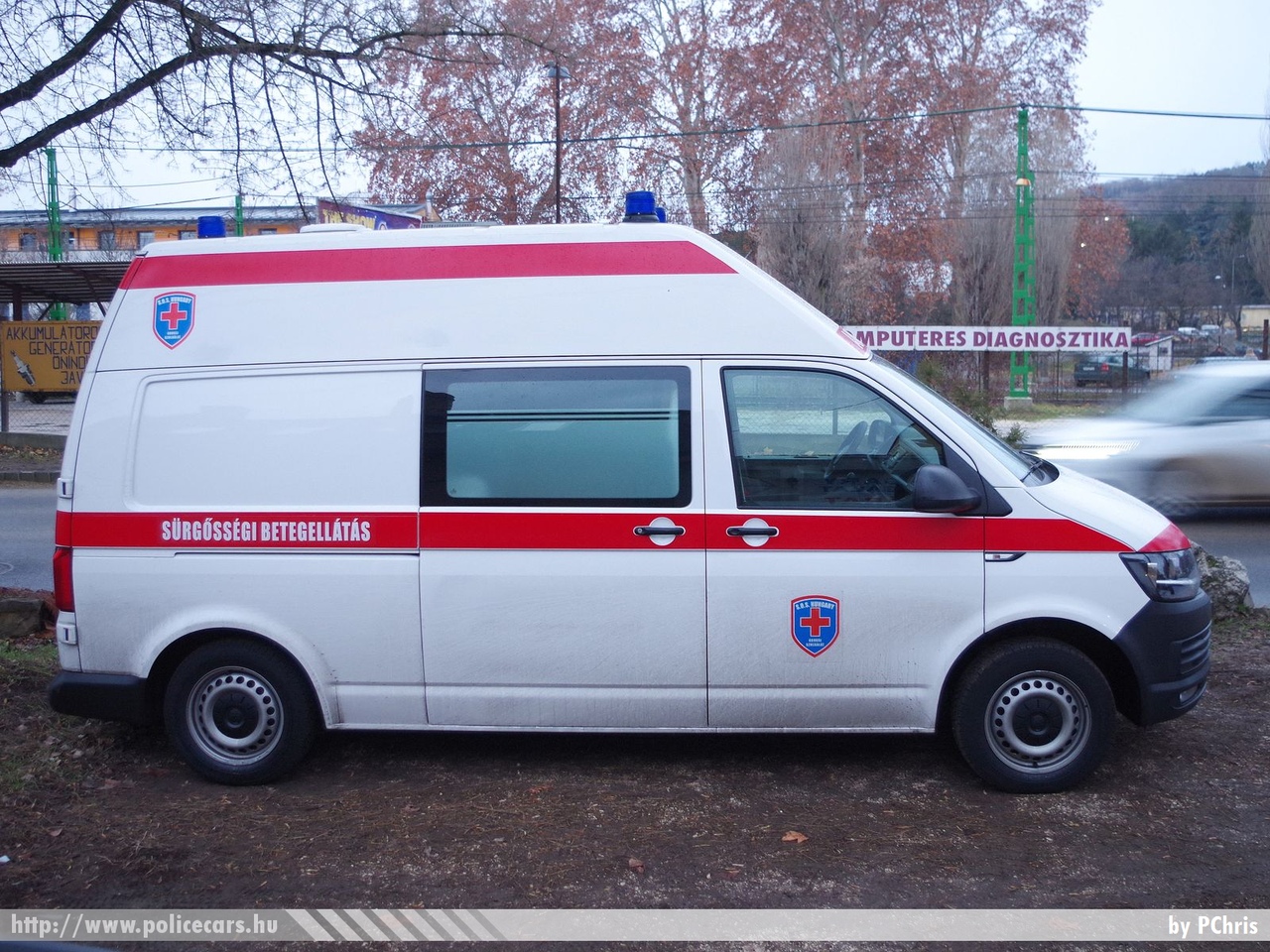 Volkswagen Transporter T6, SOS Assistance Hungary Kft., fotó: PChris
Keywords: mentő mentőautó magyar Magyarország hungarian Hungary ambulance SOS-505