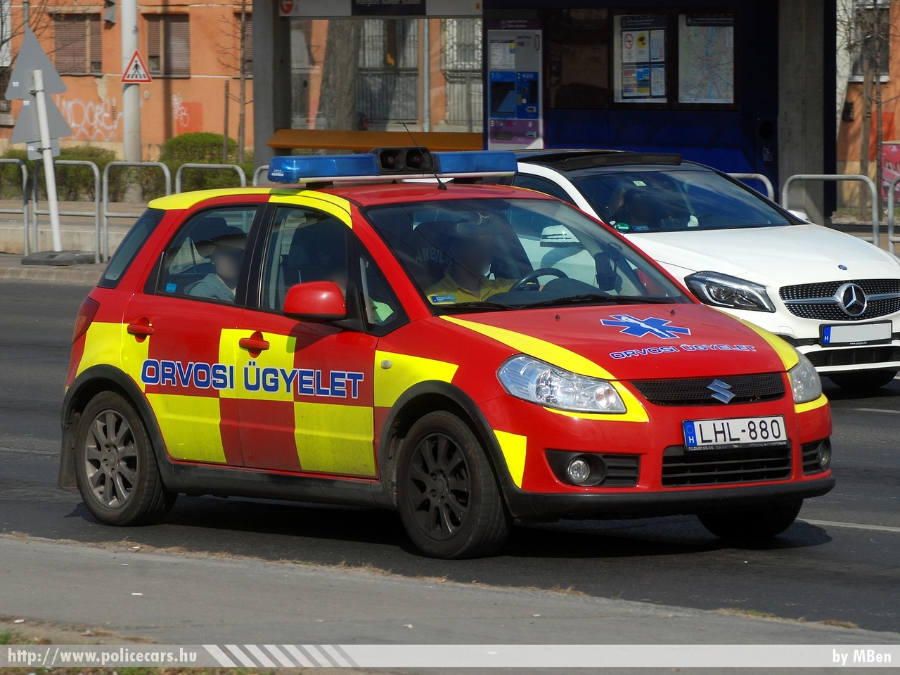Suzuki SX4, orvosi ügyelet, Budapest, Inter-Ambulance Zrt., fotó: MBen
Keywords: magyar Magyarország mentő mentőautó Hungary hungarian ambulance LHL-880