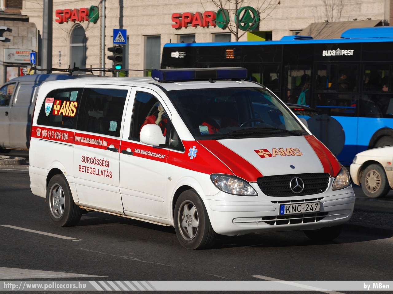 Mercedes-Benz Vito II 122 CDI, AMS Assistance Kft., fotó: MBen
Keywords: mentő mentőautó magyar Magyarország hungarian Hungary ambulance KNC-247