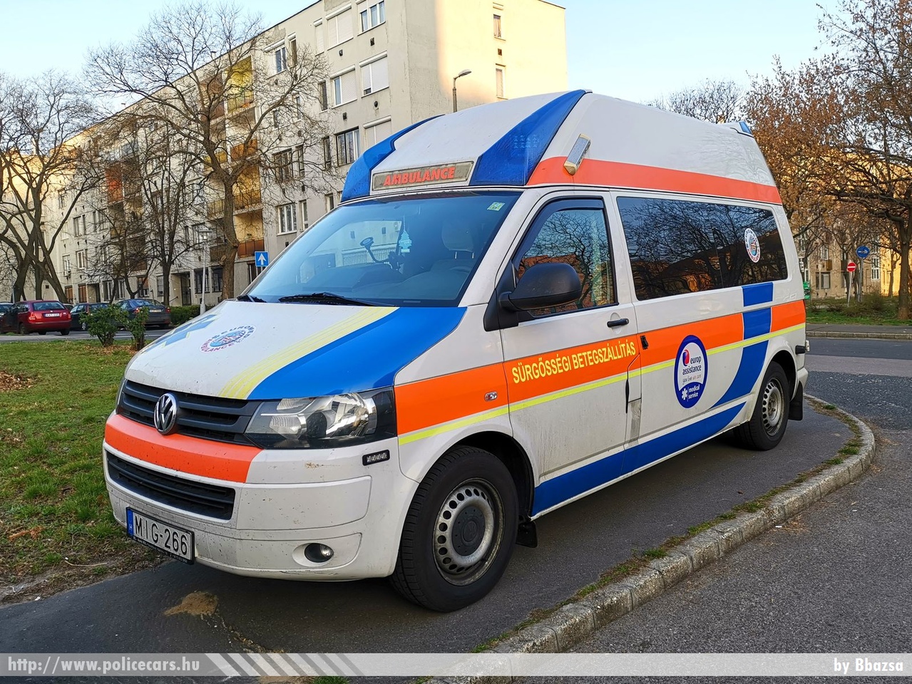 Volkswagen Transporter T5 facelift, Europ Assistance, fotó: Bbazsa
Keywords: mentő mentőautó magyar Magyarország hungarian Hungary ambulance MIG-266
