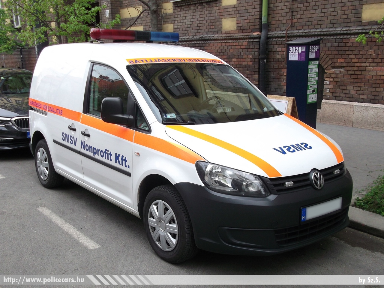 Volkswagen Caddy, vérszállítás, SMSV Nonprofit Kft., fotó: Sz.S.
Keywords: magyar Magyarország mentő mentőautó Hungary hungarian ambulance 