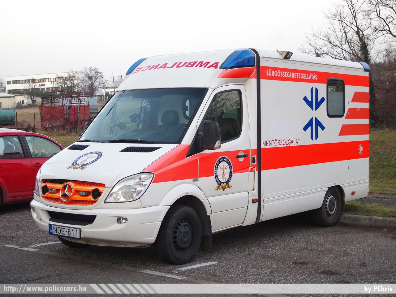 Mercedes-Benz Sprinter II, Aranylélek és Aranyszív Ambulance Kft., fotó: PChris
Keywords: mentő mentőautó magyar Magyarország hungarian Hungary ambulance NOE-611