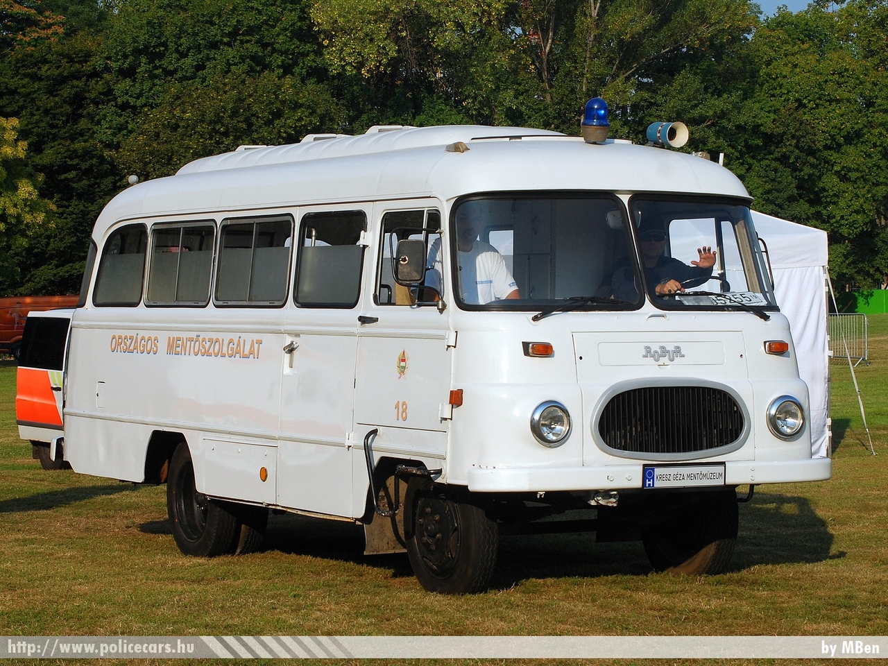 Robur LO 2500, Országos Mentõszolgálat, fotó: MBen
Keywords: magyar Magyarország mentő mentőautó OMSZ Hungary hungarian ambulance 