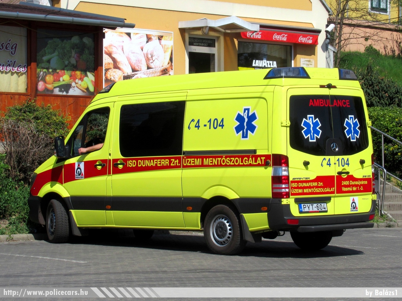 Mercedes Sprinter II, ISD Dunaferr Zrt. üzemi mentõszolgálat, fotó: Balázs1
Keywords: mentő mentőautó magyar Magyarország hungarian Hungary ambulance PYT-604