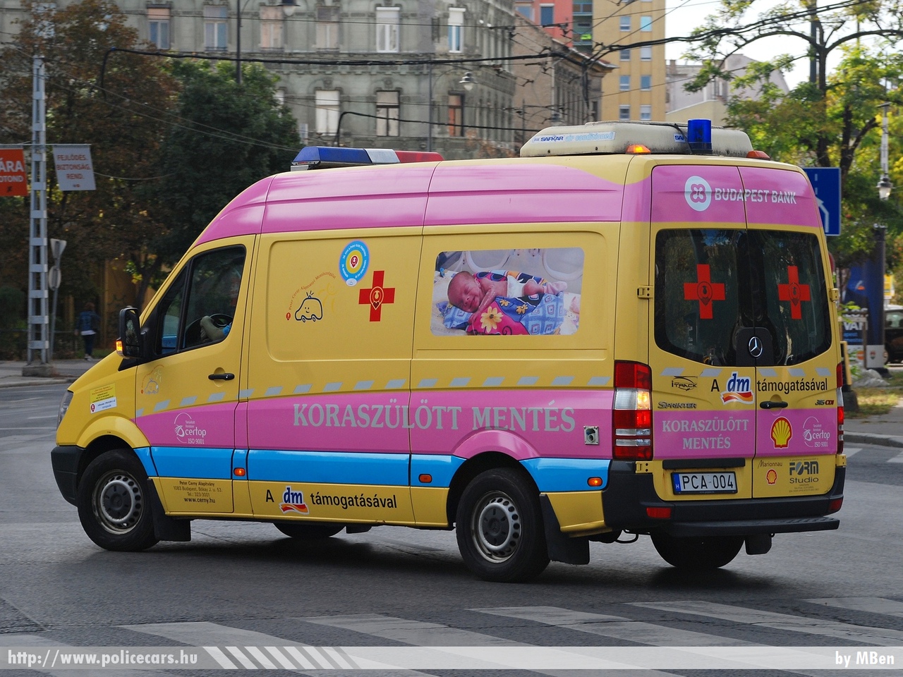 Mercedes-Benz Sprinter II 315 CDI, Budapest, Peter Cerny Alapítvány, koraszülöttmentõ, fotó: MBen
Keywords: mentő mentőautó magyar Magyarország hungarian Hungary ambulance PCA-004