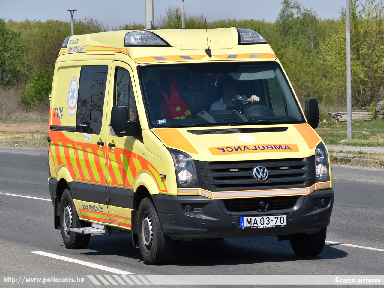 Volkswagen Crafter, Országos Mentõszolgálat, fotó: Gzozzo pictures
Keywords: magyar Magyarország mentő mentőautó OMSZ Hungary hungarian ambulance MA03-70
