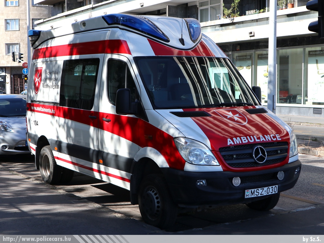 Mercedes-Benz Sprinter II 519 CDI 4x4, Magyar Máltai Szeretetszolgálat Mentõszolgálat, fotó: Sz.S.
Keywords: mentő mentőautó magyar Magyarország hungarian Hungary ambulance MSZ-030