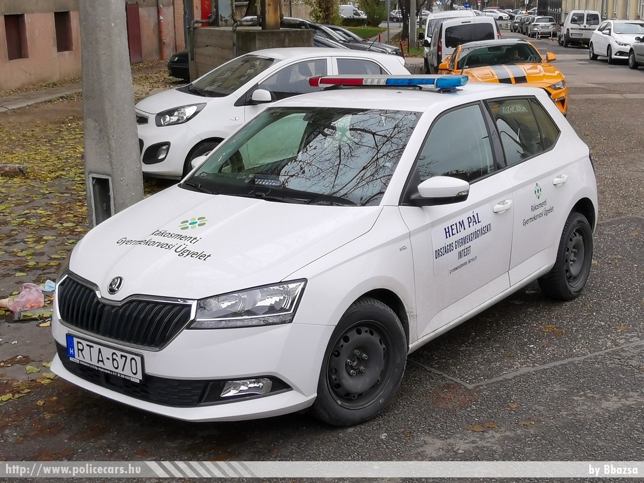 Skoda Fabia III, Heim Pál Országos Gyermekgyógyászati Intézet, Rákosmenti Gyermekorvosi ügyelet, fotó: Bbazsa
Keywords: mentő magyar Magyarország mentőautó ambulance Hungary hungarian RTA-670