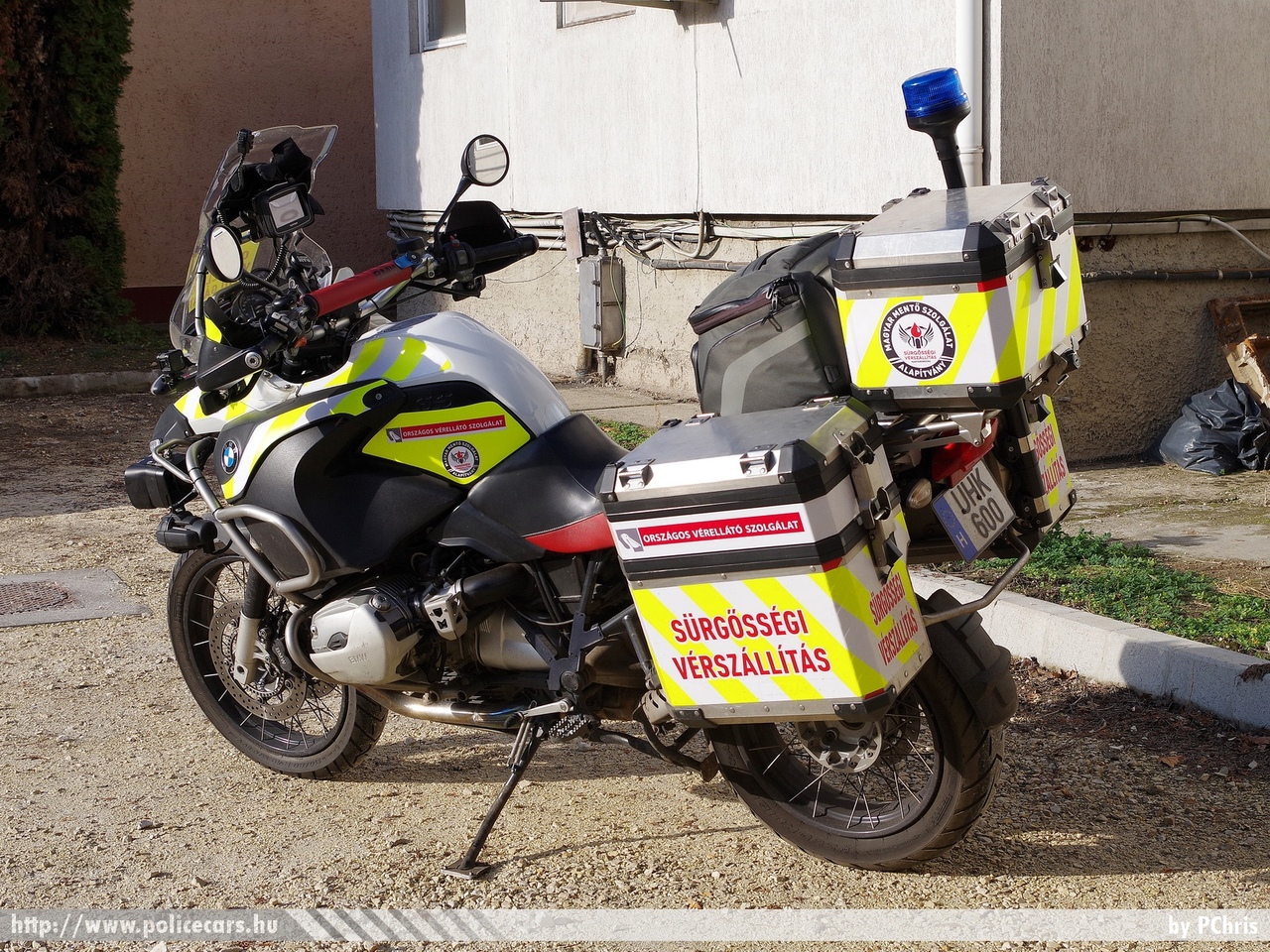 BMW R1200GS Adventure, Országos Vérellátó Szolgálat, Magyarországi Sürgõsségi Motoros Vérszállító Szolgálat, Vérlovagok, fotó: PChris
Keywords: mentő magyar Magyarország mentőmotor ambulance Hungary hungarian UHK-600